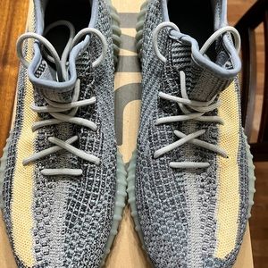 Yezzy Boost 350 V2 AshBlu